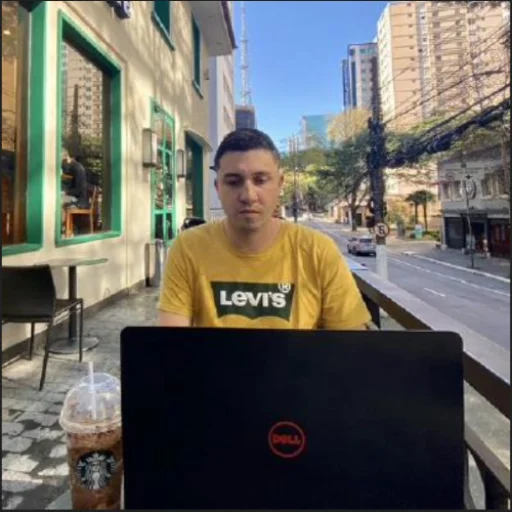Leonardo Max avatar